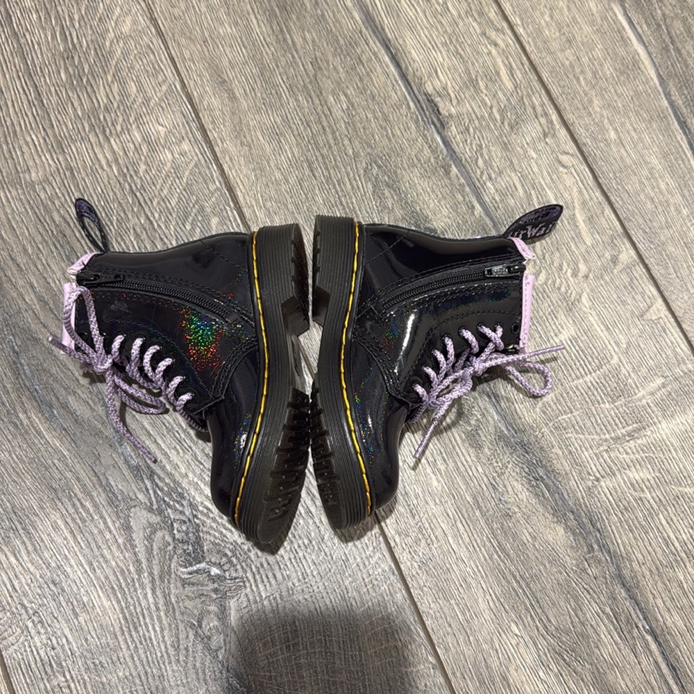 • Dr. Martens • Girls 1460 Softy Heart T Lace & Zip Up Boots Black & Purple 7 - Picture 3 of 5